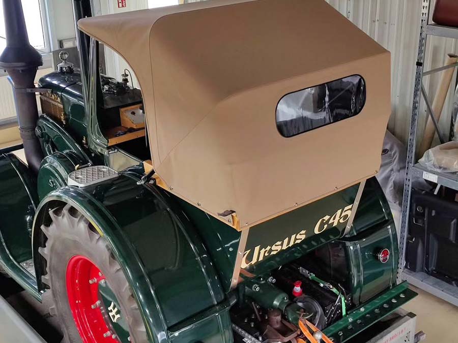 Verdeck eines Traktors