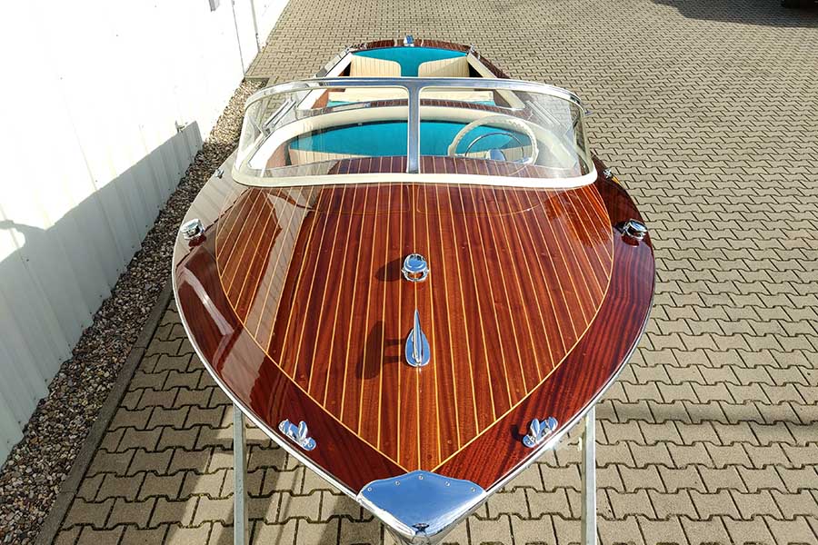 Riva Yacht: Motorboot Innenausstattung